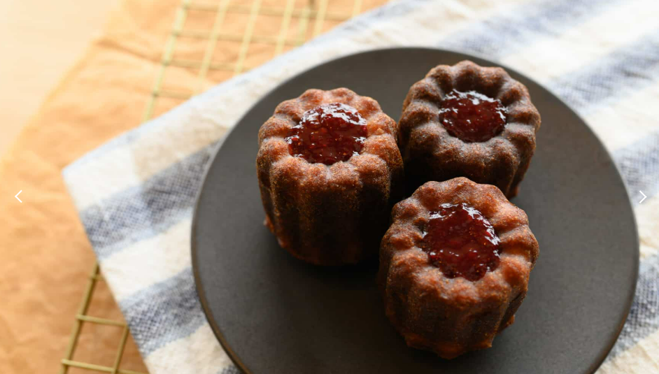 Raspberry Canelé de Bordeaux